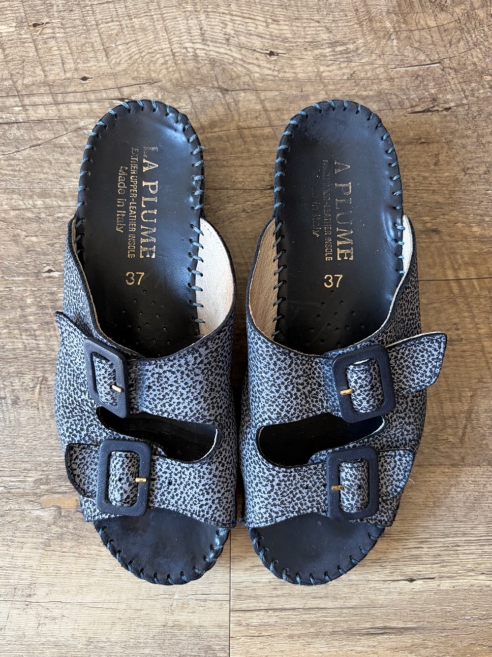 La Plume Classic Leather Sandal Slides